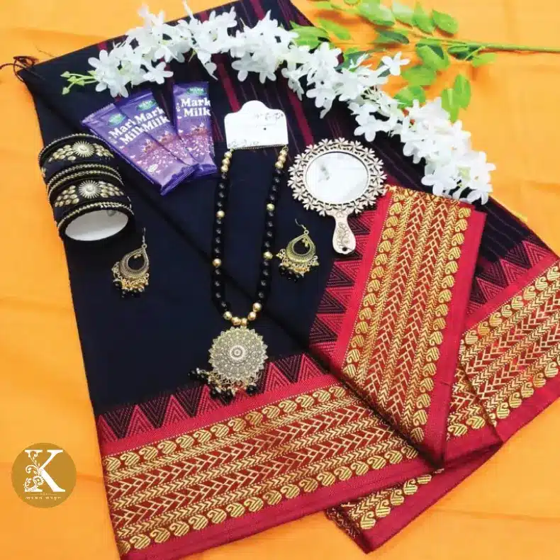 hafsilk-minar-par-saree