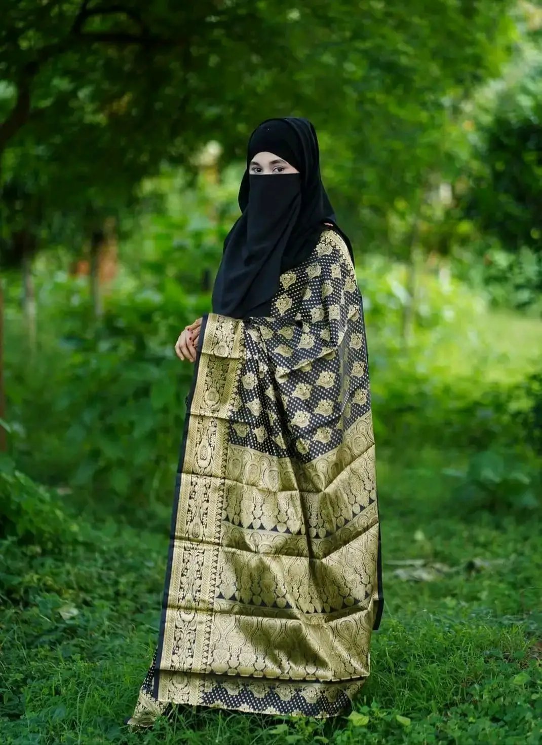 কালো কাতান বেনারসি শাড়ি প্রিমিয়াম প্যাকেজ - Image 2