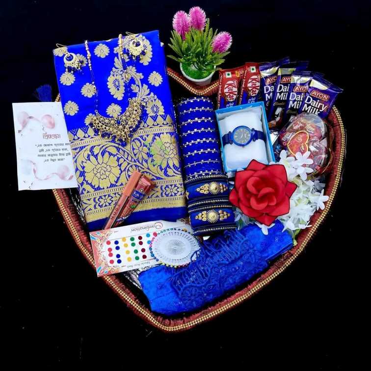 স্পেশাল গিফট প্রিমিয়াম শাড়ি কম্বো