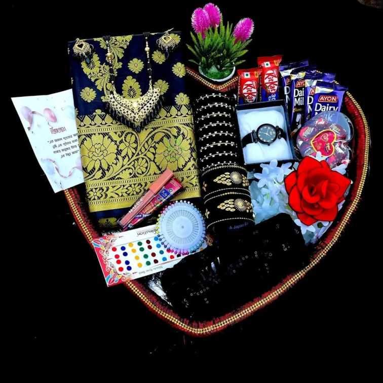 স্পেশাল গিফট প্রিমিয়াম শাড়ি কম্বো