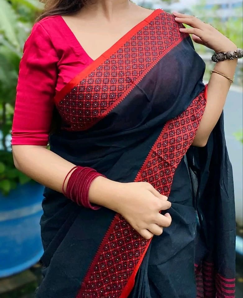 hafsilk kalo Saree